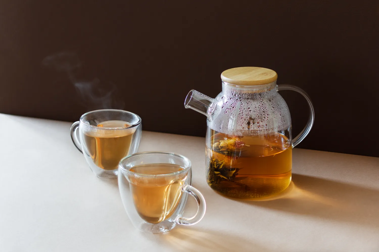 🍵 هشت نوع چای که به طور طبیعی به آرامش و کاهش استرس کمک میکنند