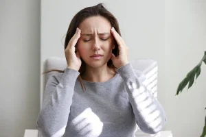 ۱۱ نشانه رایج که تجربه "آنفولانزای کتو" (Keto Flu) را تأیید می‌کند
