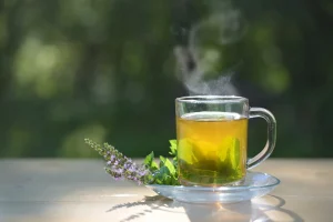 چه بر سر بدن شما می‌آید وقتی هر شب چای گیاهی می‌نوشید
