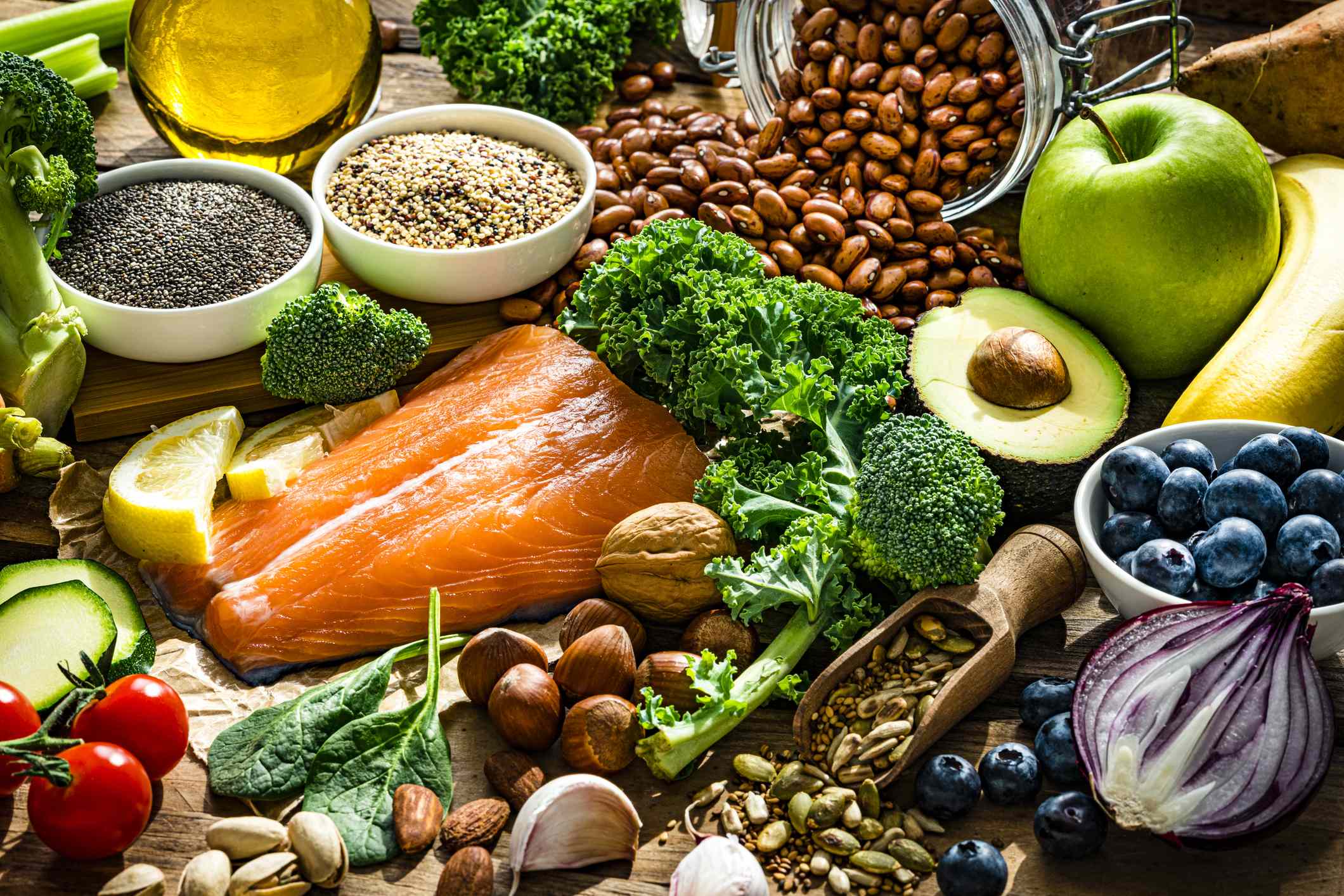 ۱۰ غذای شگفت‌انگیز برای افزایش طول عمر و رسیدن به ۱۰۰ سالگی
