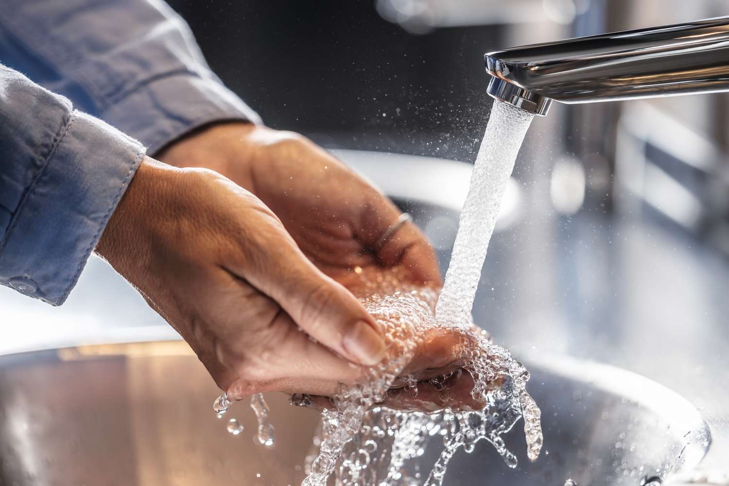 آیا ممکن است سالمونلا را از شخص دیگری بگیرید؟
