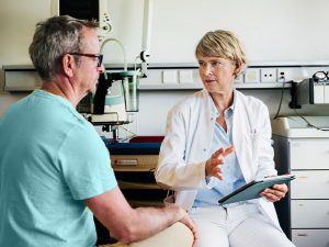 یک قدم کوچک برای مقابله با HIV: می‌خواهید به کاهش انگ HIV کمک کنید؟ کلمات را با دقت انتخاب کنید