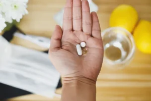 چه اتفاقی برای علائم سرماخوردگی می‌افتد وقتی ویتامین C و زینک را با هم مصرف می‌کنید؟