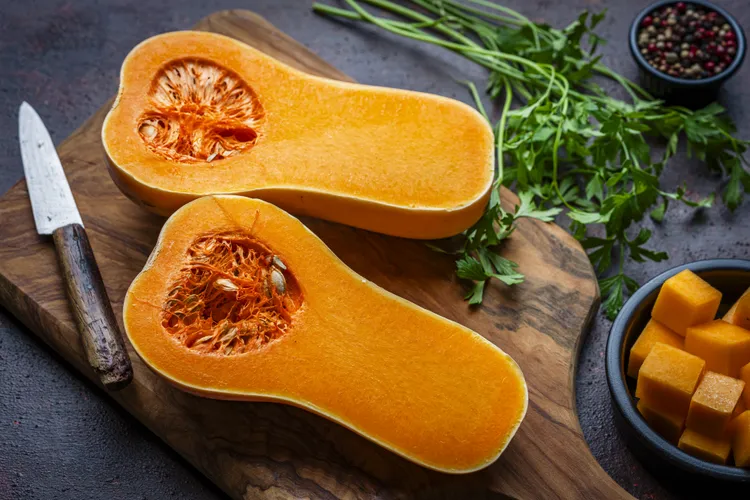 چگونه یک کدو حلوایی باترنات (Butternut) رسیده و آماده پخت انتخاب کنیم؟