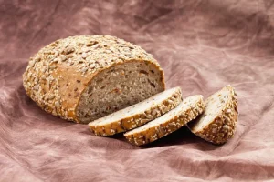 آیا نان چند غله‌ای (Multigrain) واقعاً سالم‌ترین نوع نان است؟