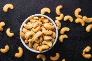 تأثیر مصرف منظم بادام هندی بر فشار خون و سطح کلسترول