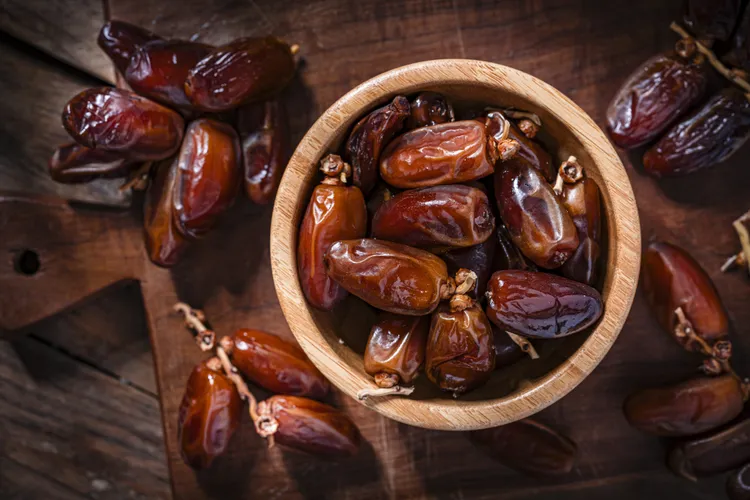 بهترین زمان مصرف خرما برای بهبود هضم و کنترل هوس‌های غذایی