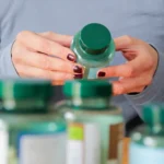 کمبود ویتامین B12 چگونه بر سلامت بدن و سیستم عصبی تأثیر می‌گذارد؟