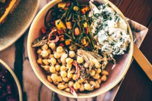 ۱۱ غذای گیاهی سرشار از پروتئین برای کمک به کاهش وزن