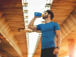 عوارض جانبی سیپروفلوکساسین Cipro: آنچه شما باید بدانید