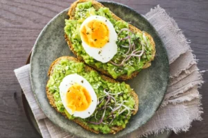 ۱۰ عادت ساده برای ثابت نگه داشتن قند خون در تمام طول روز rdiet.ir