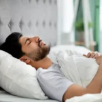 علل و عوامل خطر فلج خواب؛ بررسی علمی و کامل