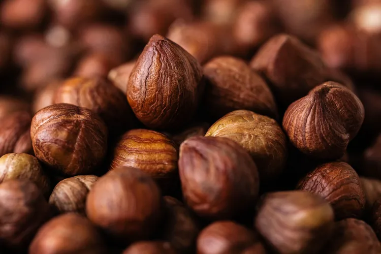 با مصرف فندق چه تغییراتی در بدن شما رخ میدهد؟