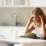 وقتی کربوهیدرات کافی مصرف نمی‌کنید، هورمون‌هایتان چه تغییری می‌کنند؟