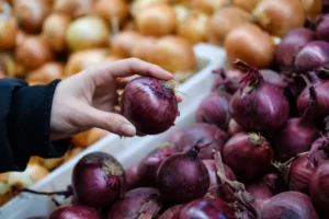۴ نکته برای انتخاب تازه‌ترین پیاز در هر بار خرید