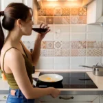 ۷ خوراکی شگفت‌انگیز که خواب را مختل می‌کنند