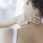آموزش ماساژ عضله ذوزنقه‌ای گردن و شانه