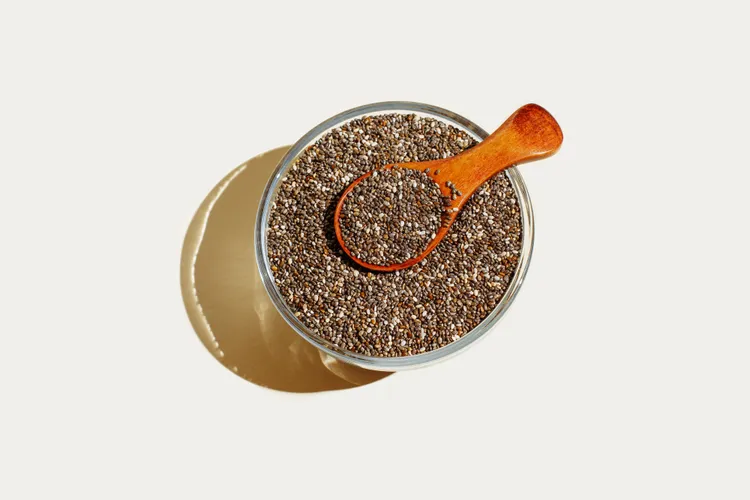 ۴ روش غیرمنتظره استفاده از دانه چیا برای افزایش پروتئین و فیبر