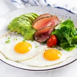 صبحانه کم‌کربوهیدرات چه تأثیری بر قند خون دارد؟