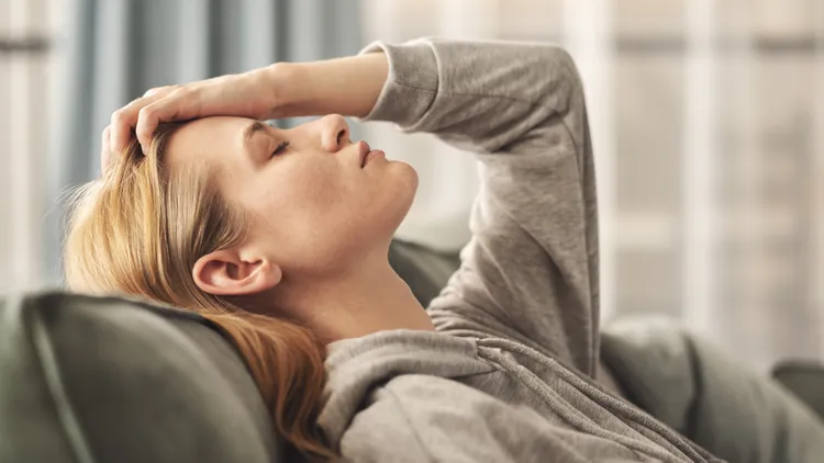 کمبود ۲ ویتامین پنهان؛ دلیل خستگی همیشگی شما؟