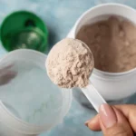 چگونه یک پودر پروتئین سالم انتخاب کنیم؟ ۶ ویژگی که باید بررسی کنید