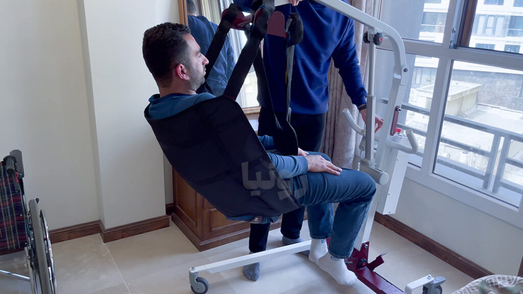 بلندکردن بیمار از روی تخت