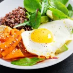 ۷ صبحانه گیاه‌خواری پرپروتئین برای انرژی ماندگار