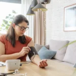 آدامس شیرین چگونه ممکن است به کاهش فشار خون کمک کند؟
