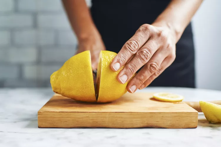 با خوردن منظم لیمو چه تغییراتی در بدن ایجاد میشود؟