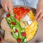 پروتئین را صبح بخوریم یا شب؟ بهترین زمان مصرف پروتئین