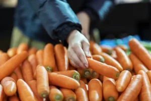 ۲۲ غذای سرشار از ویتامین A؛ از جگر تا هویج و اسفناج