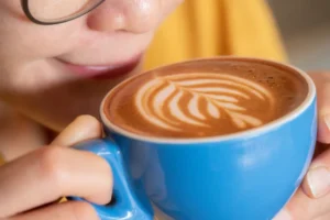 آیا قهوه برای رفع یبوست مناسب است؟ چرا نباید به آن وابسته شد
