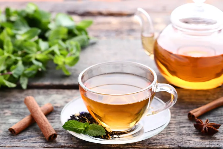 ۸ نوع چای که ممکن است به کاهش قند خون کمک کنند
