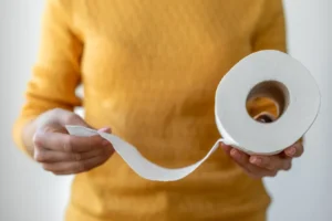 ۵ مکمل مؤثر برای رفع یبوست؛ از فیبر تا سنا