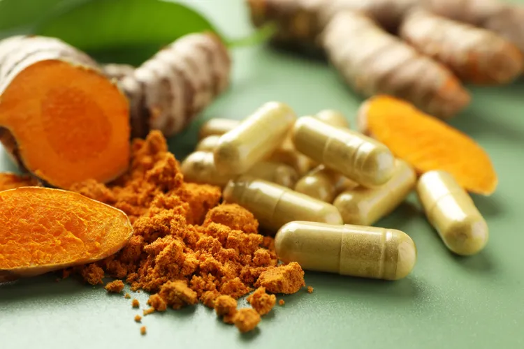 زردچوبه یا کورکومین؛ کدام‌یک برای کاهش التهاب بهتر است؟