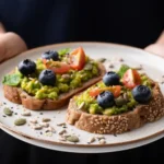 ۵ راه ساده برای اینکه صبحانه انرژی‌بخش‌تری داشته باشید