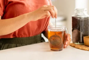 بهترین دمنوش‌ها برای سلامت کلیه؛ کدام چای‌ها مفیدند و چه افرادی باید احتیاط کنند؟