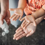 انتقال مدفوعی-دهانی چیست و چگونه از آن پیشگیری کنیم؟